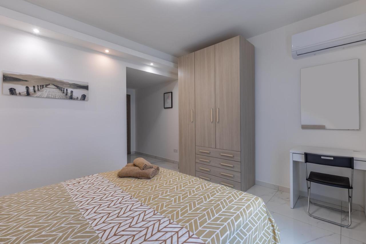 Terrace View-Stylish Two Bedrooms Fully Ac-Wifi Penthouse Мсіда Екстер'єр фото