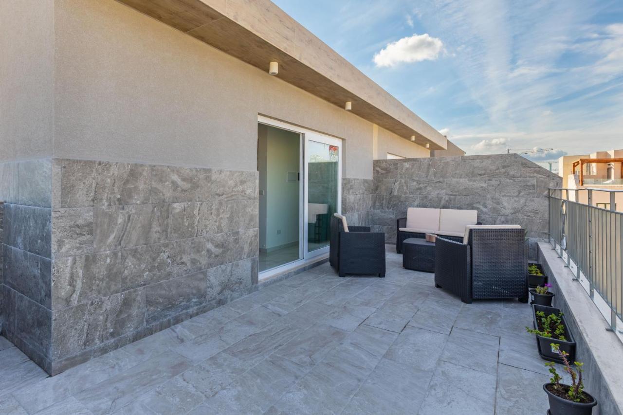 Terrace View-Stylish Two Bedrooms Fully Ac-Wifi Penthouse Мсіда Екстер'єр фото