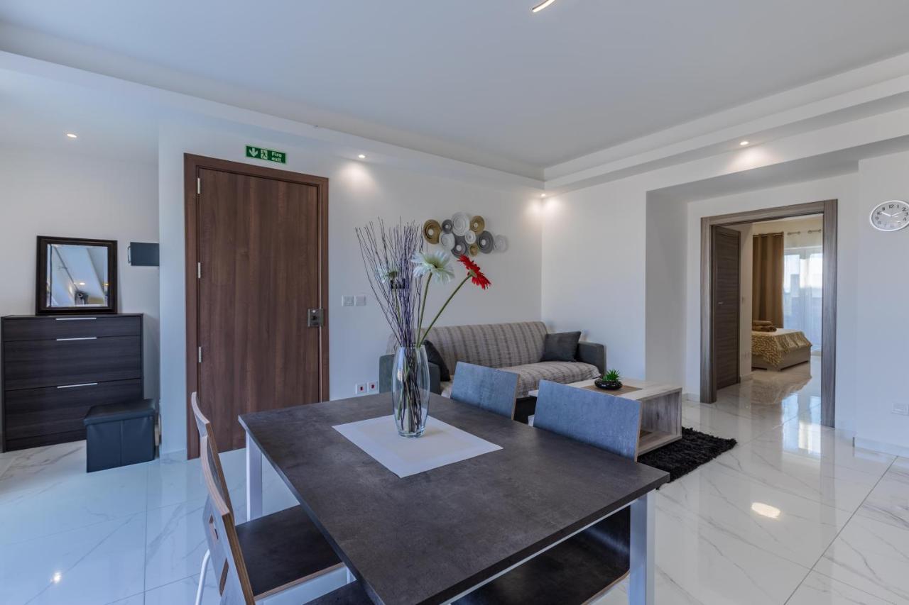 Terrace View-Stylish Two Bedrooms Fully Ac-Wifi Penthouse Мсіда Екстер'єр фото