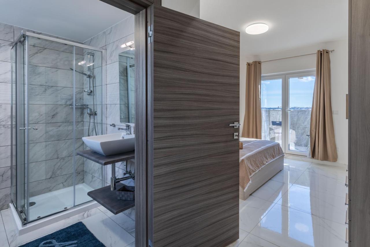 Terrace View-Stylish Two Bedrooms Fully Ac-Wifi Penthouse Мсіда Екстер'єр фото