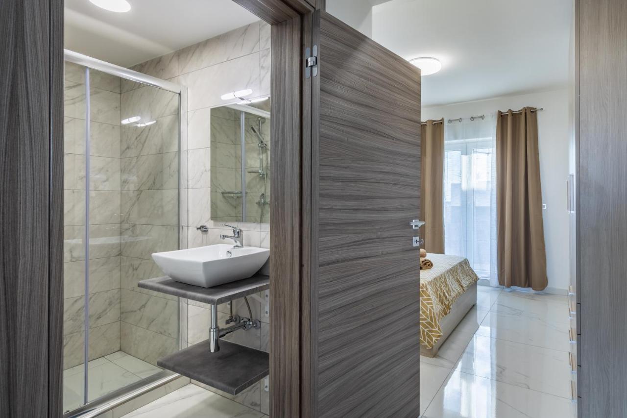 Terrace View-Stylish Two Bedrooms Fully Ac-Wifi Penthouse Мсіда Екстер'єр фото