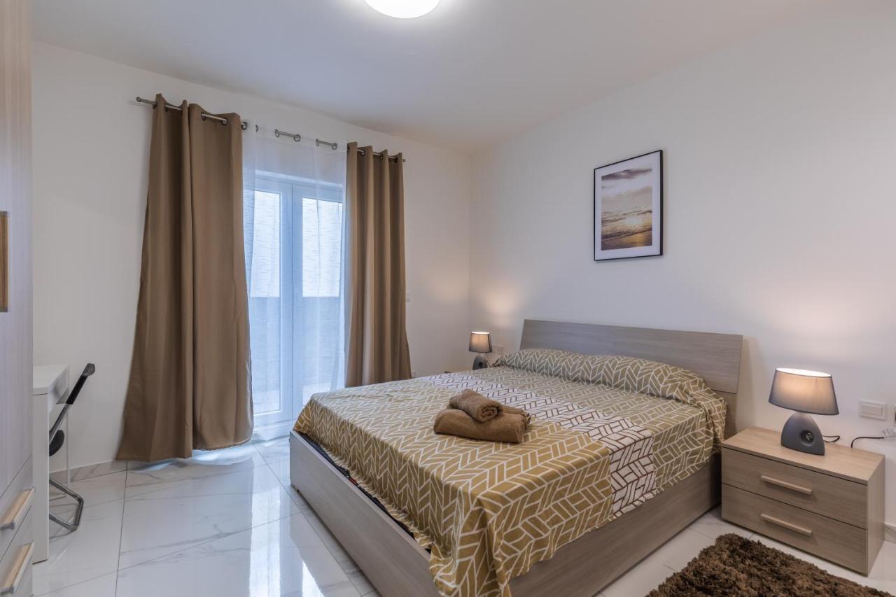 Terrace View-Stylish Two Bedrooms Fully Ac-Wifi Penthouse Мсіда Екстер'єр фото