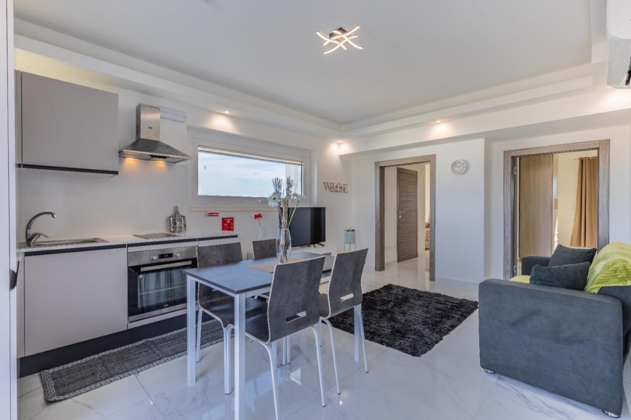 Terrace View-Stylish Two Bedrooms Fully Ac-Wifi Penthouse Мсіда Екстер'єр фото